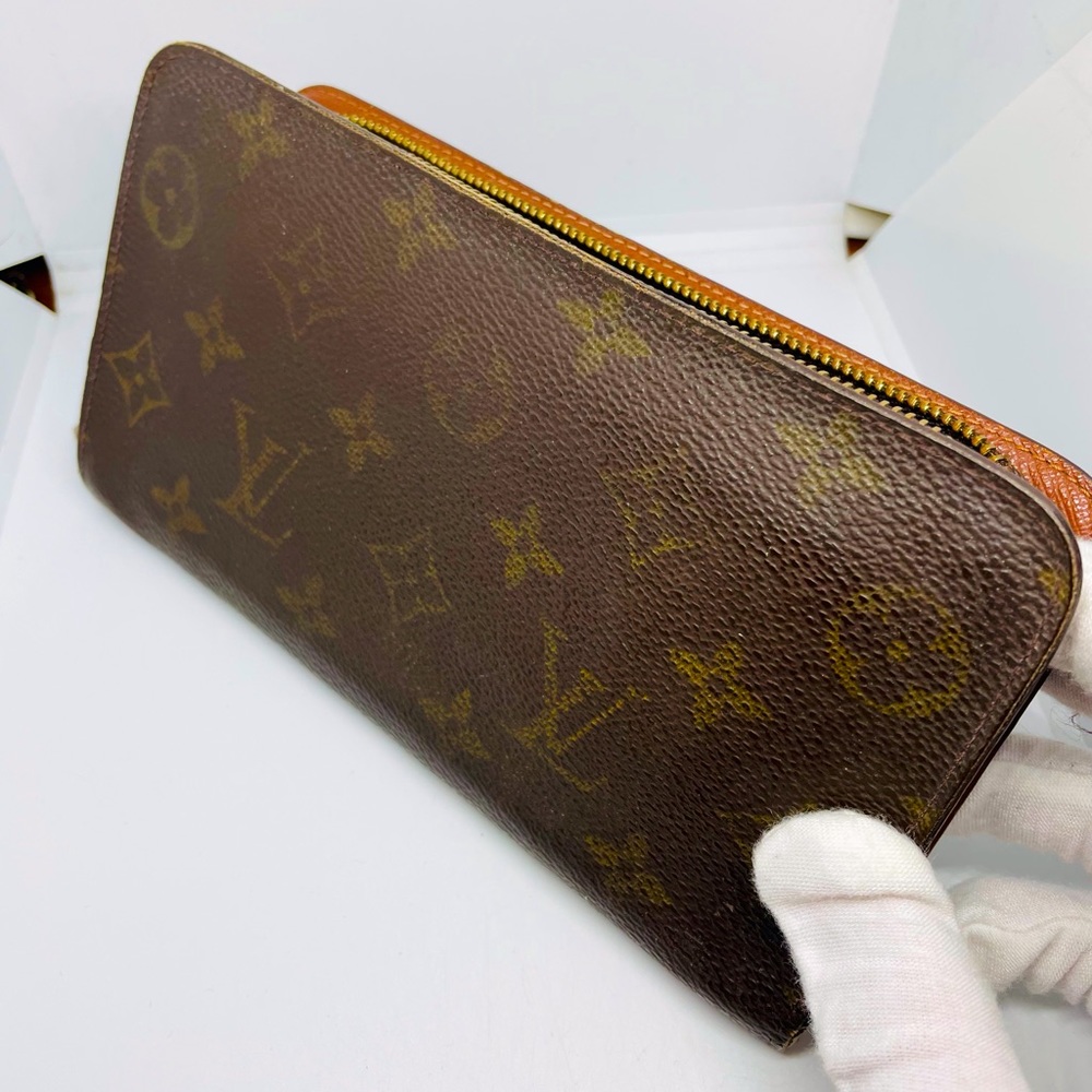 COPY - Louis Vuitton Large Zip around wallet